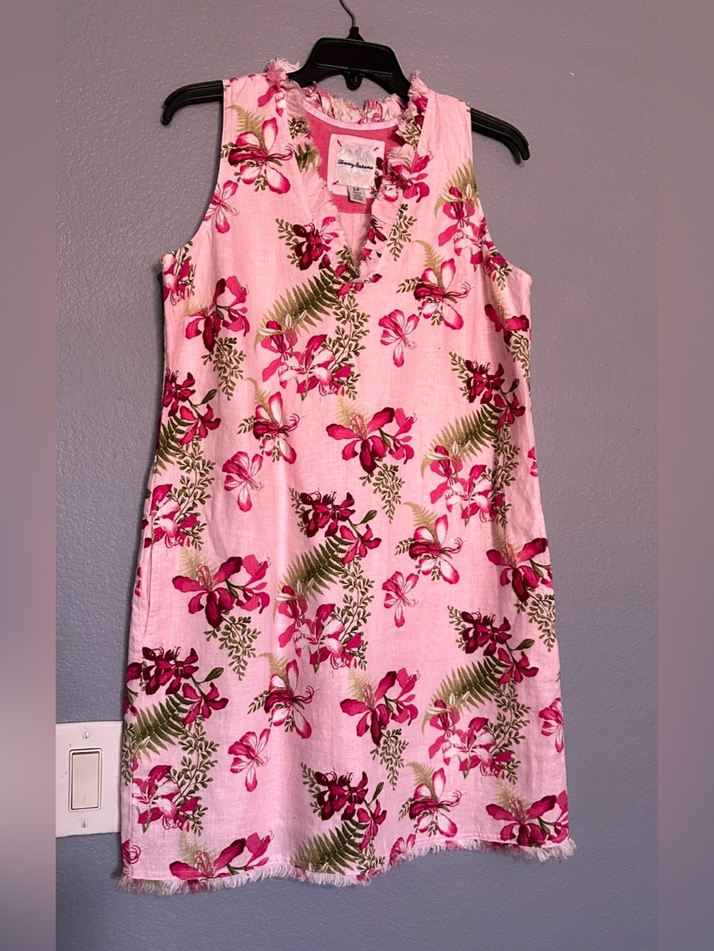 TOMMY BAHAMA PINK FLORAL RUFFLE V-NECK TUNIC